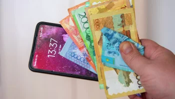 В Казахстане запустили робота-судебного исполнителя